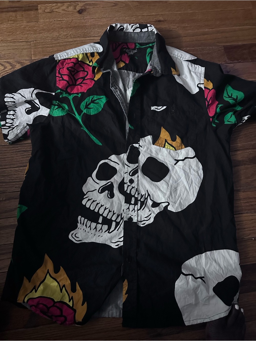 Eighty Eight Black Short-Sleeve Button-Up with White Skulls & Pink Roses